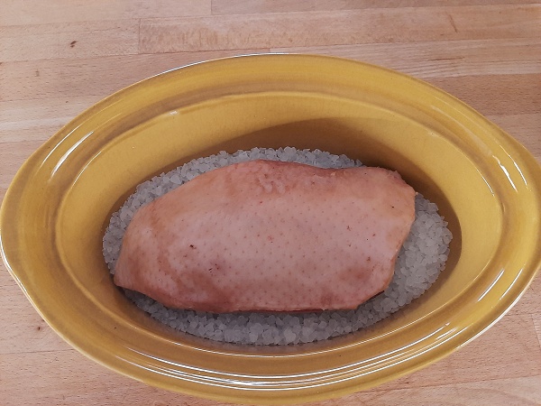 Entenbrust unterseite in Salz