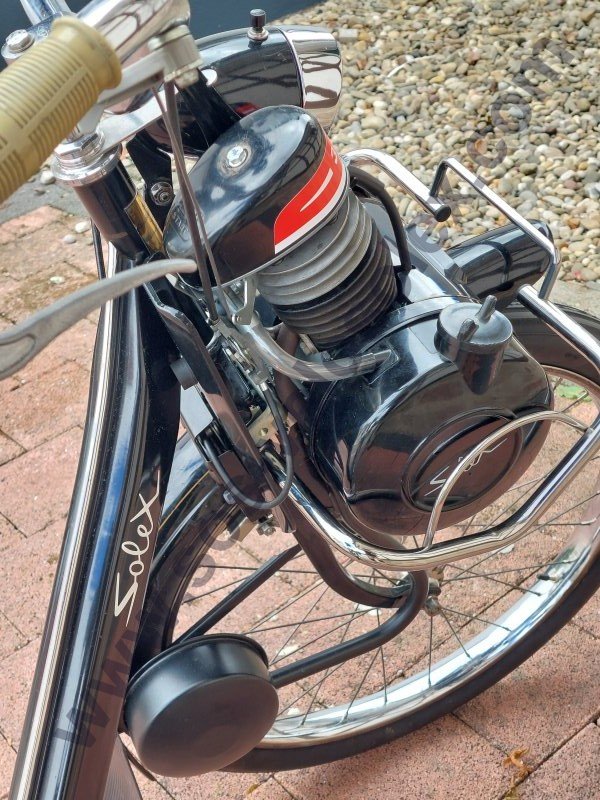 Rechte Motoransicht